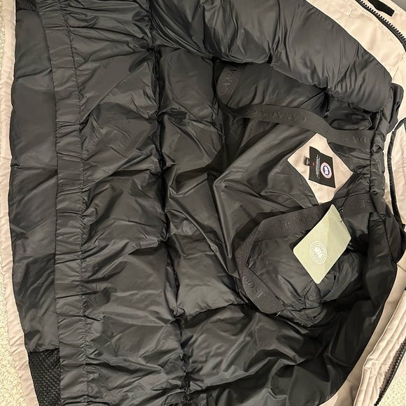 Canada Goose Expedition Parka | 2024 | Like New | SIZE LARGE - Picture 9 of 16